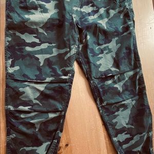 Amer. Eagle Camouflage joggers Men's  Medium
